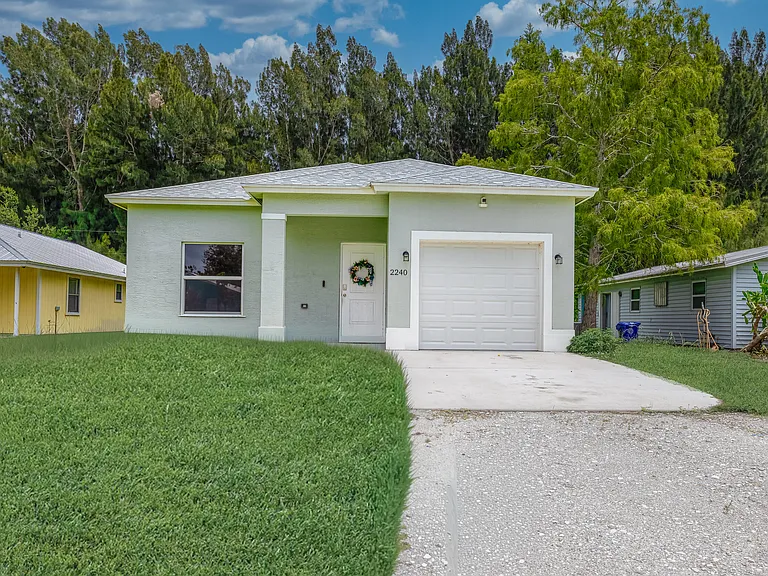 2240 84th Ct — Photo 1
