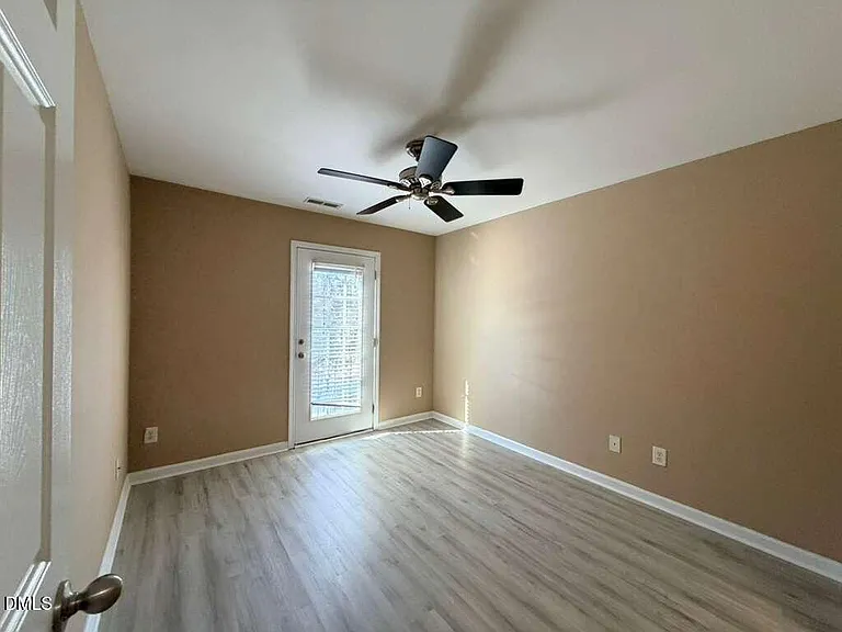 1061 Remington Oaks Cir — Photo 21