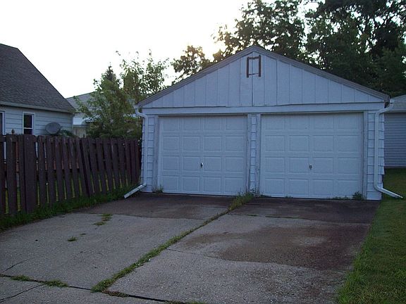 2 car detached garage
