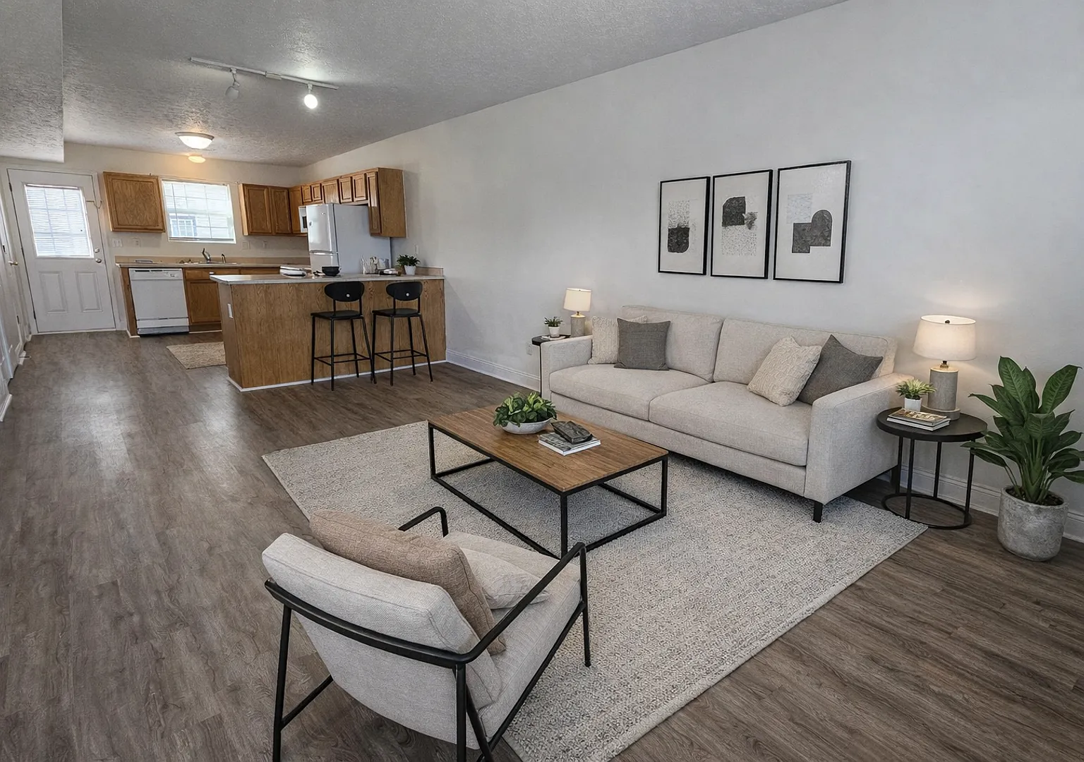 435-447 Impala Dr — Photo 1