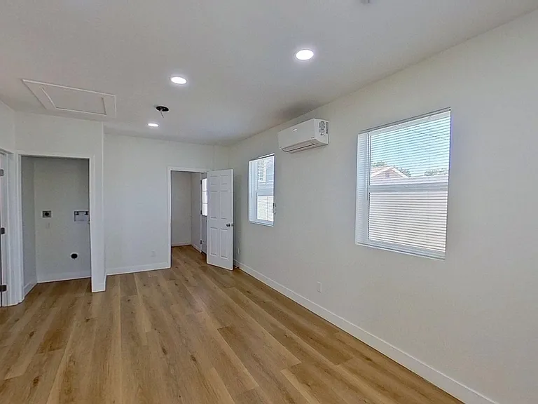 5924 Whitewood Ave — Photo 4