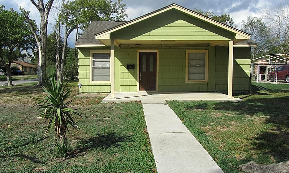 1st image of 10601 Valencia Dr