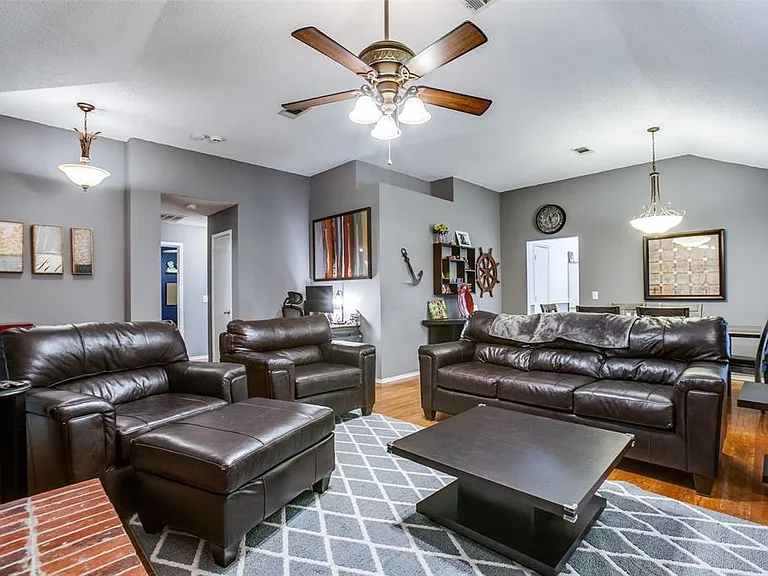 1309 Aspen Ln — Photo 5