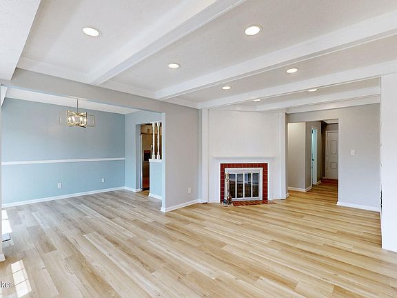 4th image of 1222 Inverary Ct