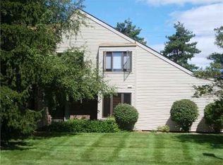 1260 Lakeside Dr, East Lansing, MI