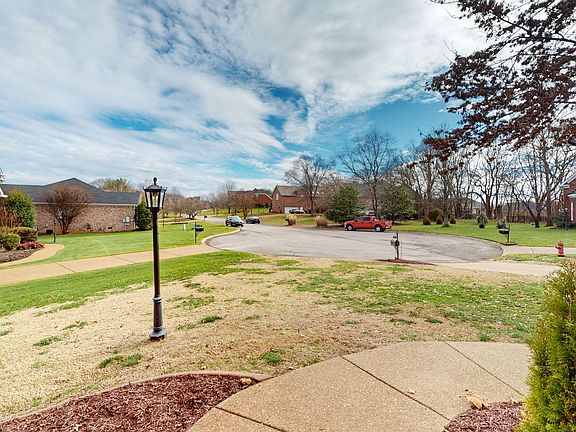 3rd image of 212 Woodcrest Ct