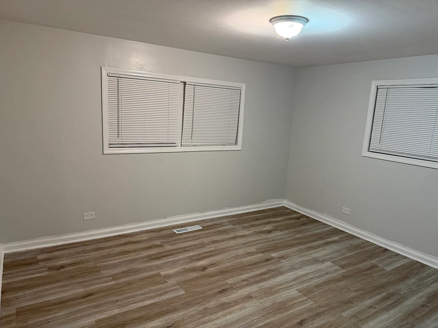 4 bed, 1.5 bath, 1500 sqft, $3,000 — Photo 4