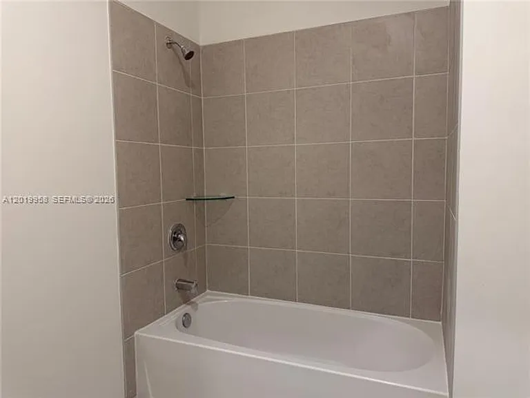2384 SE 29th Dr — Photo 13