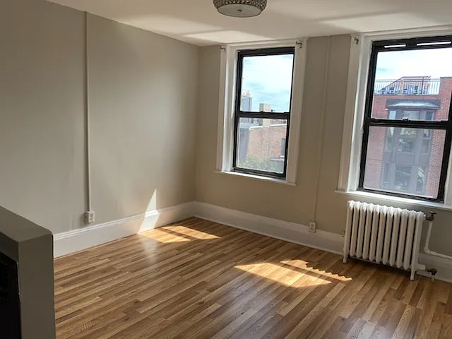 220 Hanover St #15 — Photo 12