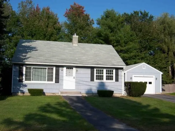 2 Fieldcrest Drive, Kennebunk, ME 04043