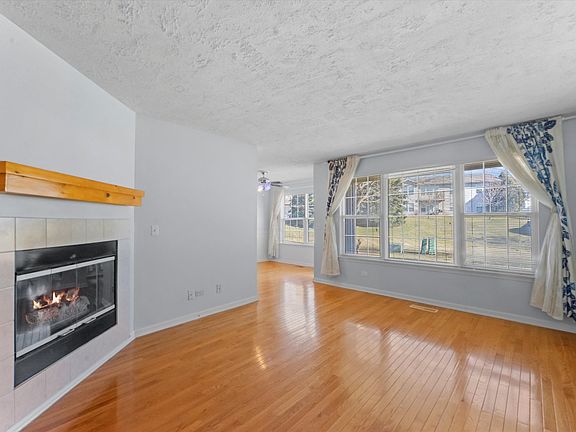 4th image of 1185 N Village Dr Unit 2