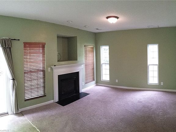3rd image of 1900 Munn Pointe Dr