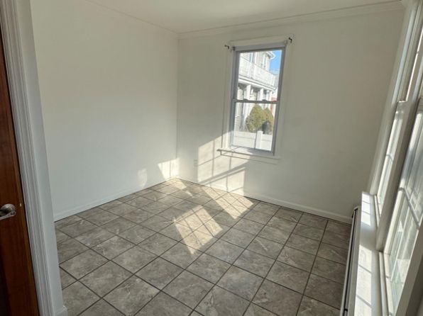 138 Pompton Ave