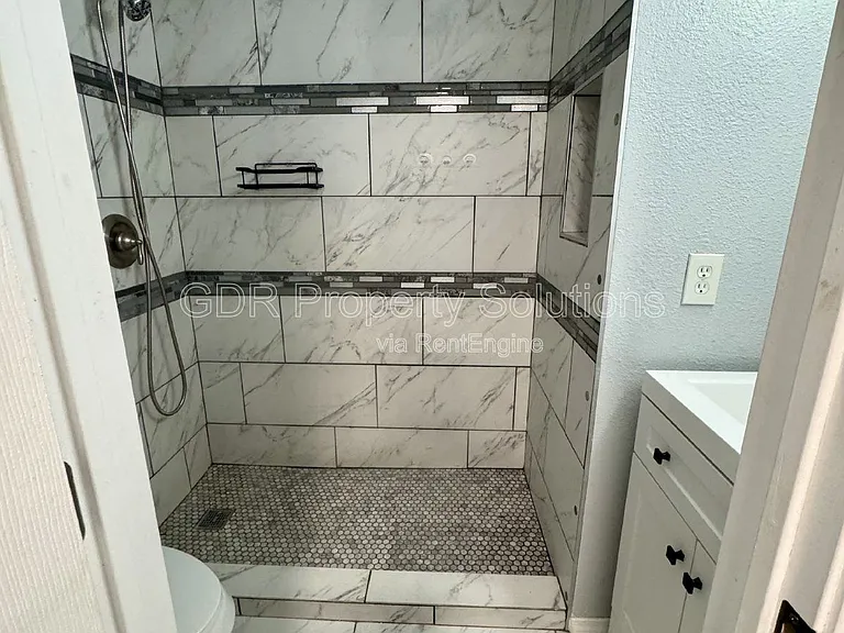 700 Fruit Ave NW — Photo 17