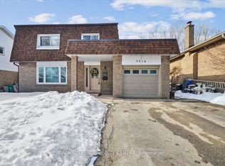 3316 Charmaine Hts, Mississauga, ON L5A 3C1
