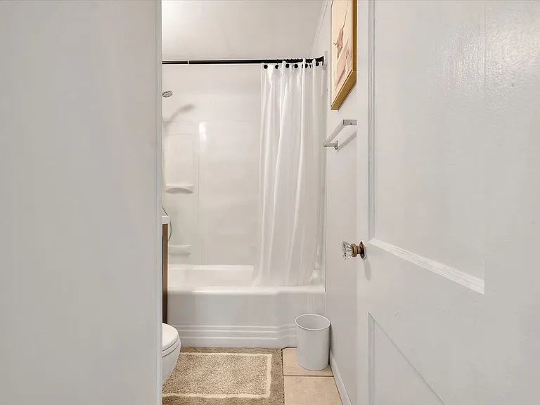 303 Hessel Blvd — Photo 16
