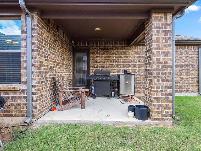 1229 Carinna Dr — Photo 12