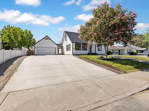 2nd image of 1833 Benson Ave