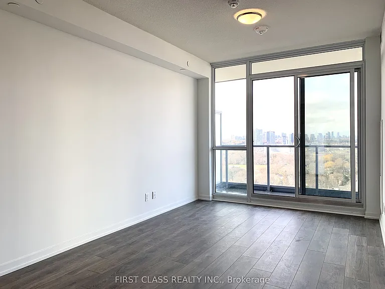 36 Manor Rd E #908 — Photo 8