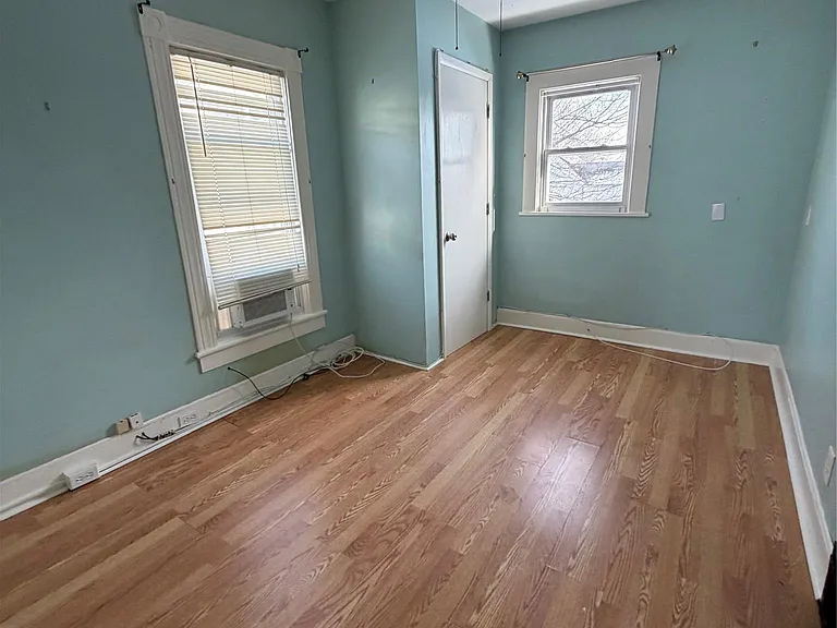 184 Highland Ave — Photo 23
