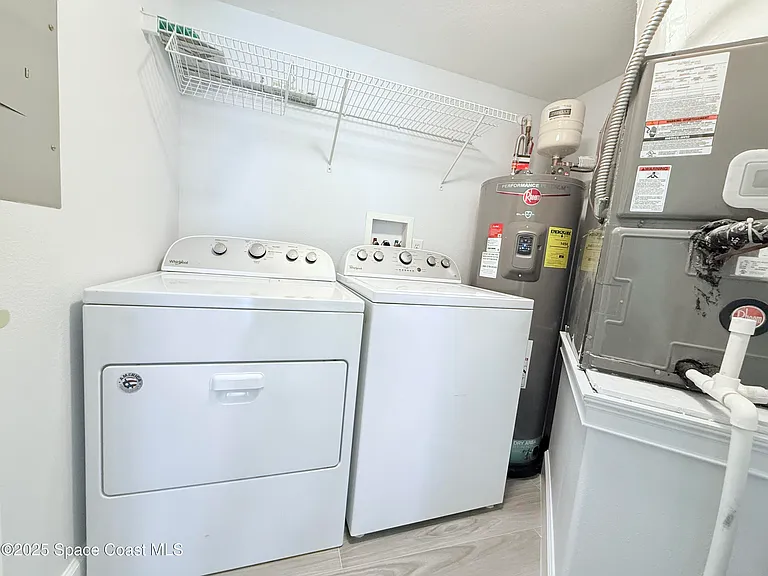 8922 Laguna Ln #201 — Photo 33