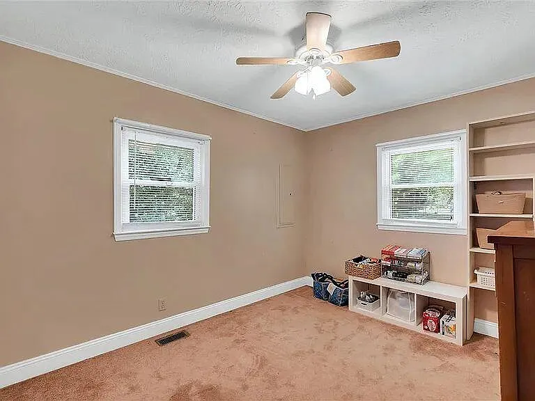 203 Phillips Ave — Photo 6