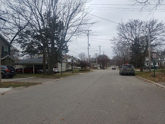 3rd image of 204 E Sherman St