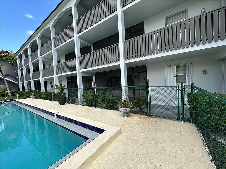 651 Pine Dr — Photo 32