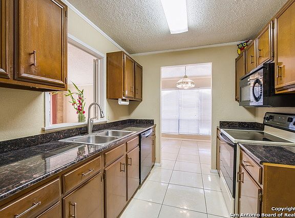 4th image of 12026 Las Vegas St