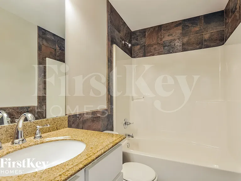 124 Intrepid Ave — Photo 12