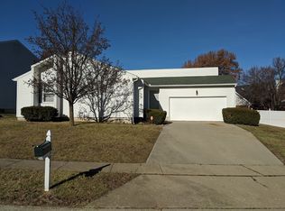 2272 S Franzy Dr, Decatur, IL 62521