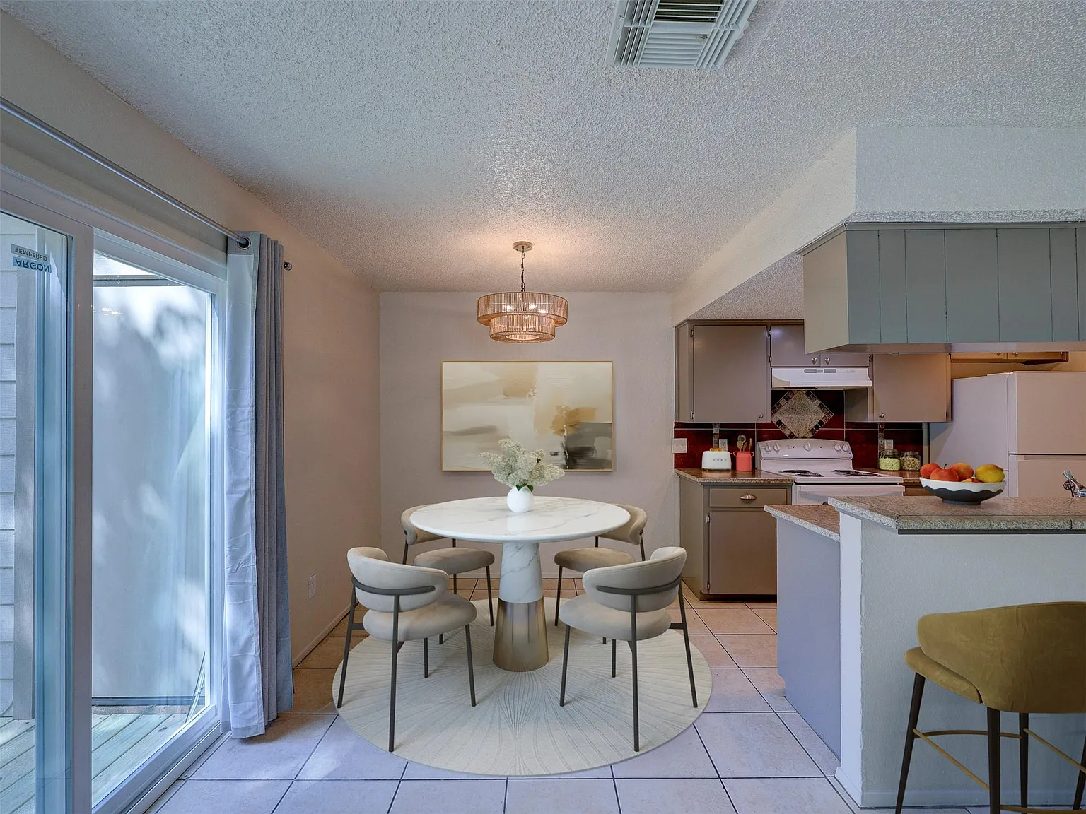 2 bed, 1.5 bath, 750 sqft, $1,600 — Photo 3