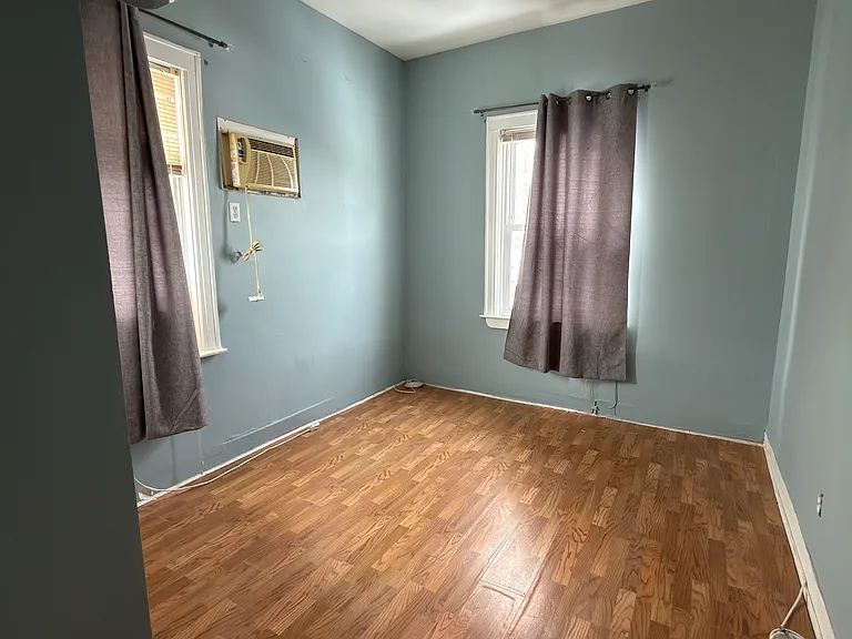 1250 E 89th St #2 — Photo 2