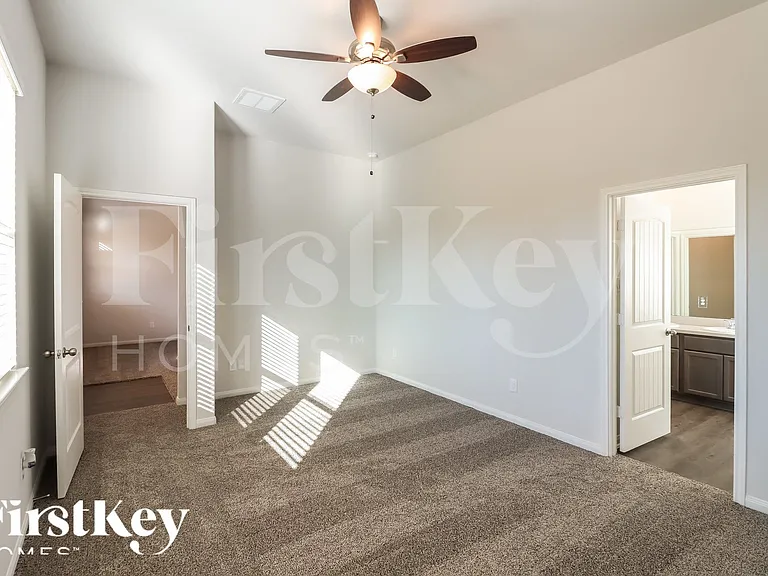11032 Patriot Ct — Photo 7