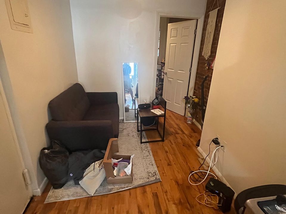 1st image of 521 E 12th St APT 10