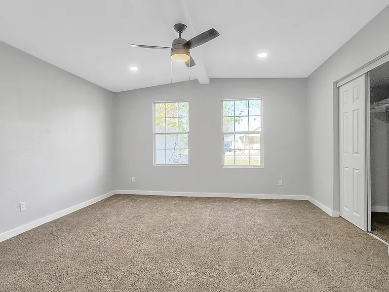 219 Saint James St — Photo 14