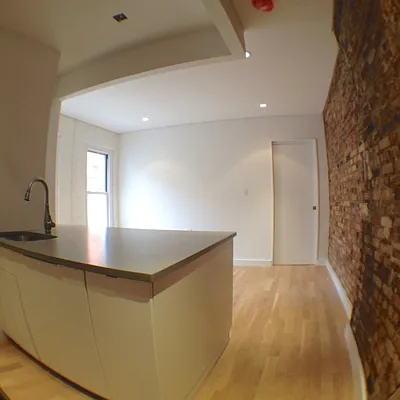 Rented by Veracity NYC LLC | media 19