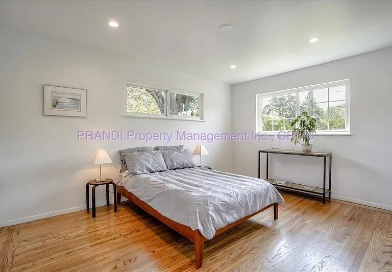 2040 Shady Ln — Photo 11