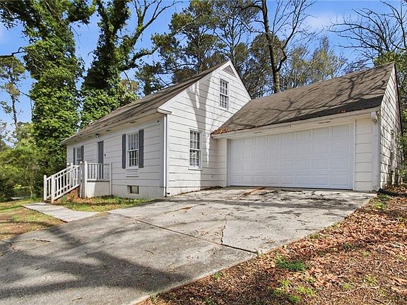 3rd image of 2366 Flintrock Rd