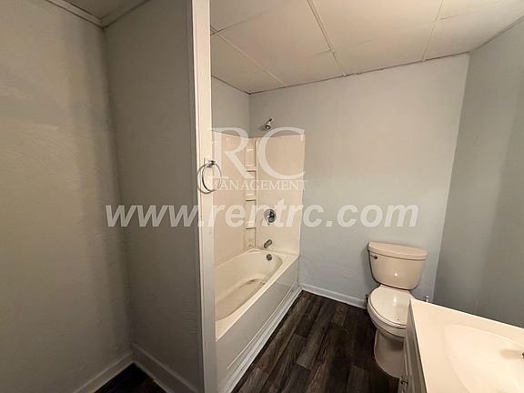 4th image of 901 Jewell St