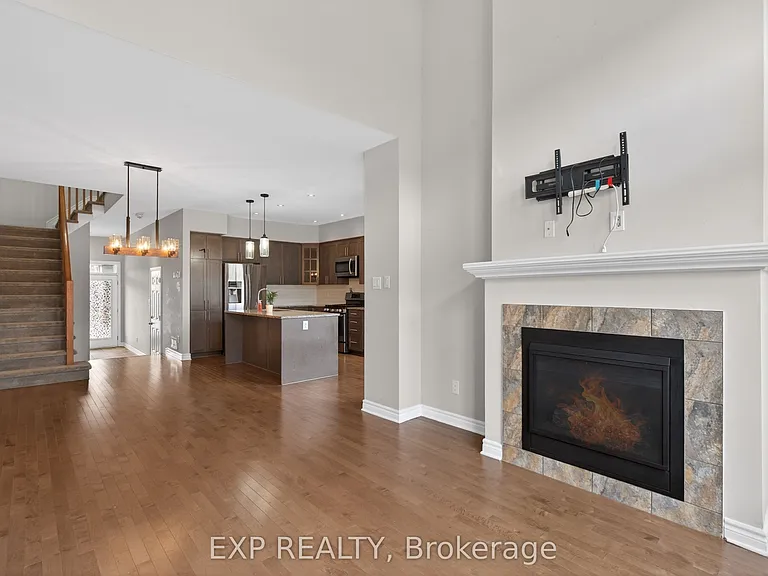 322 Rainrock Cres — Photo 13