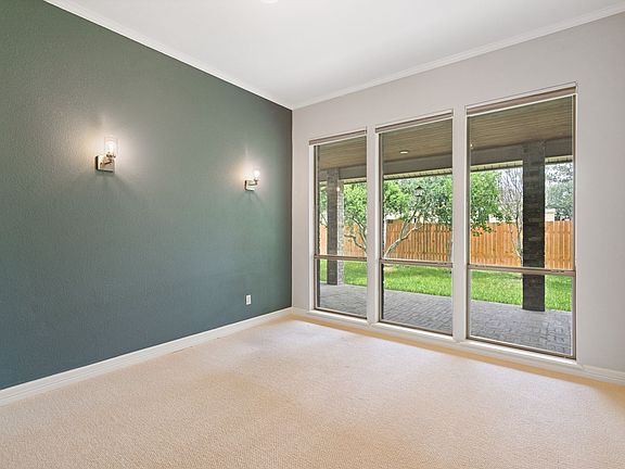5th image of 307 Echo Valley Dr