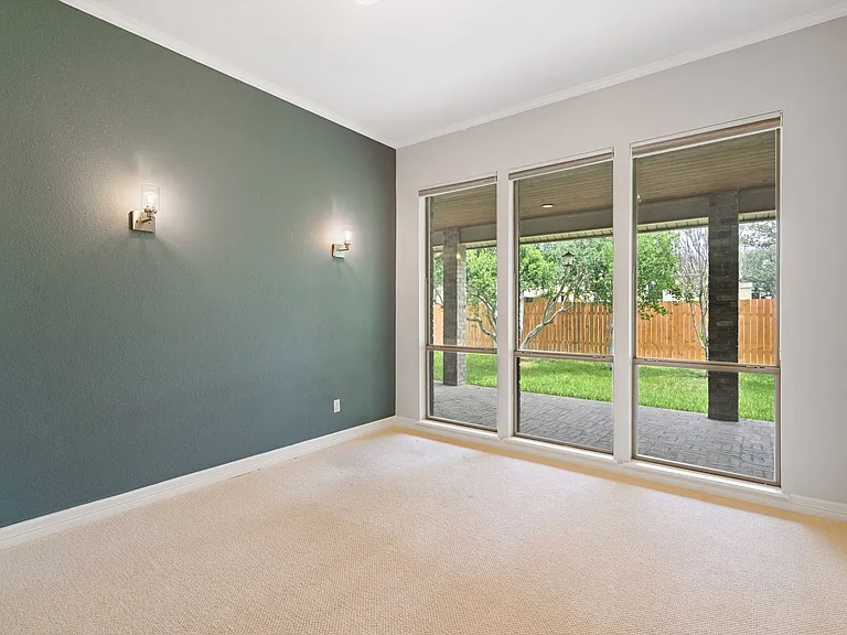 307 Echo Valley Dr — Photo 5