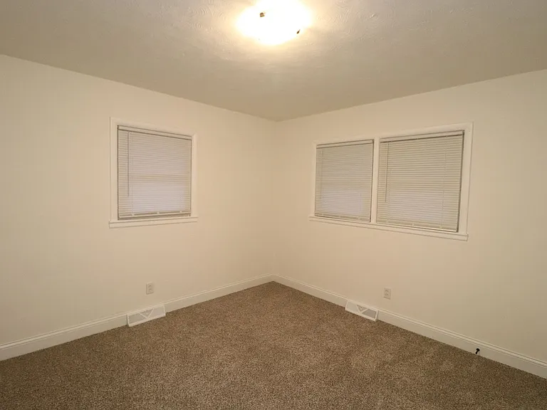 517 Maple St — Photo 9
