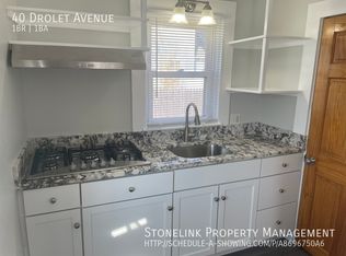 40 Drolet Ave, Pawtucket, RI 02861