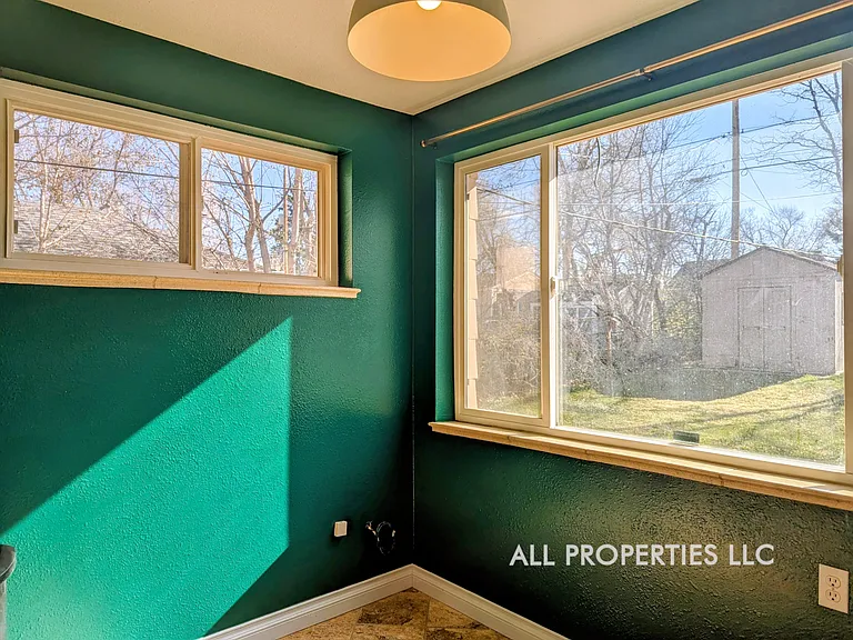 4544 S Grant St — Photo 21