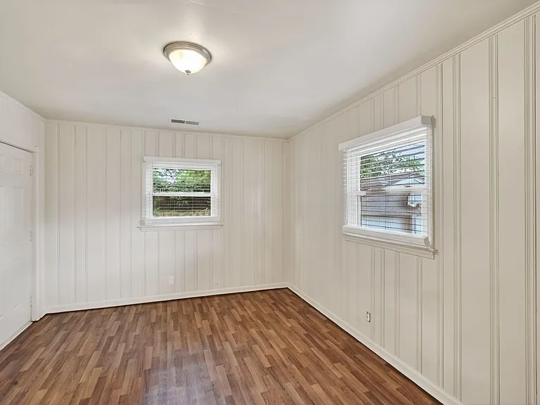 879 Sylvan Pl SW — Photo 22