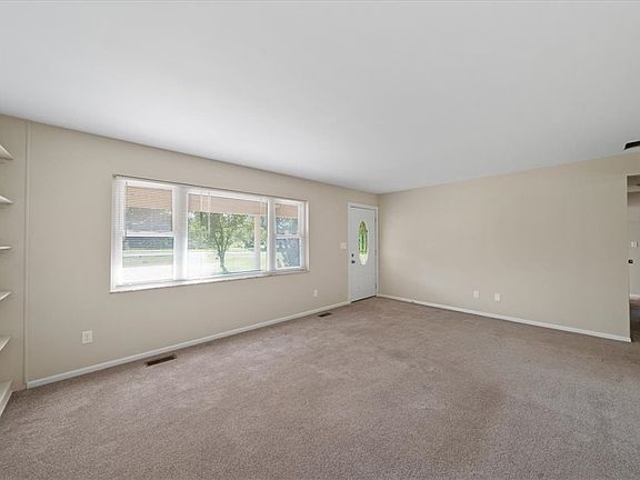 5th image of 4242 Elk Creek Rd