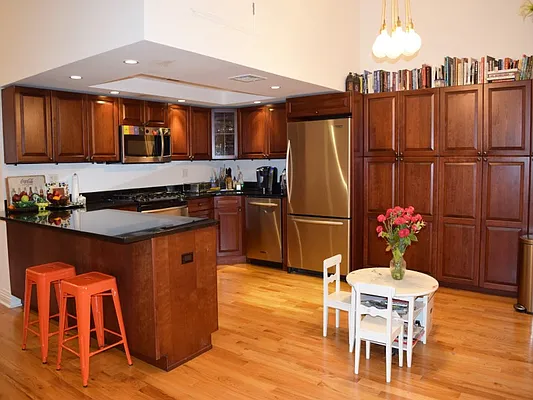 Rented by Sotheby's International Realty | media 27