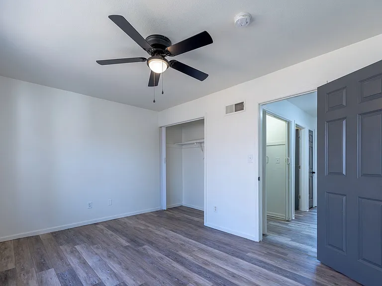 321 W South Ave — Photo 12